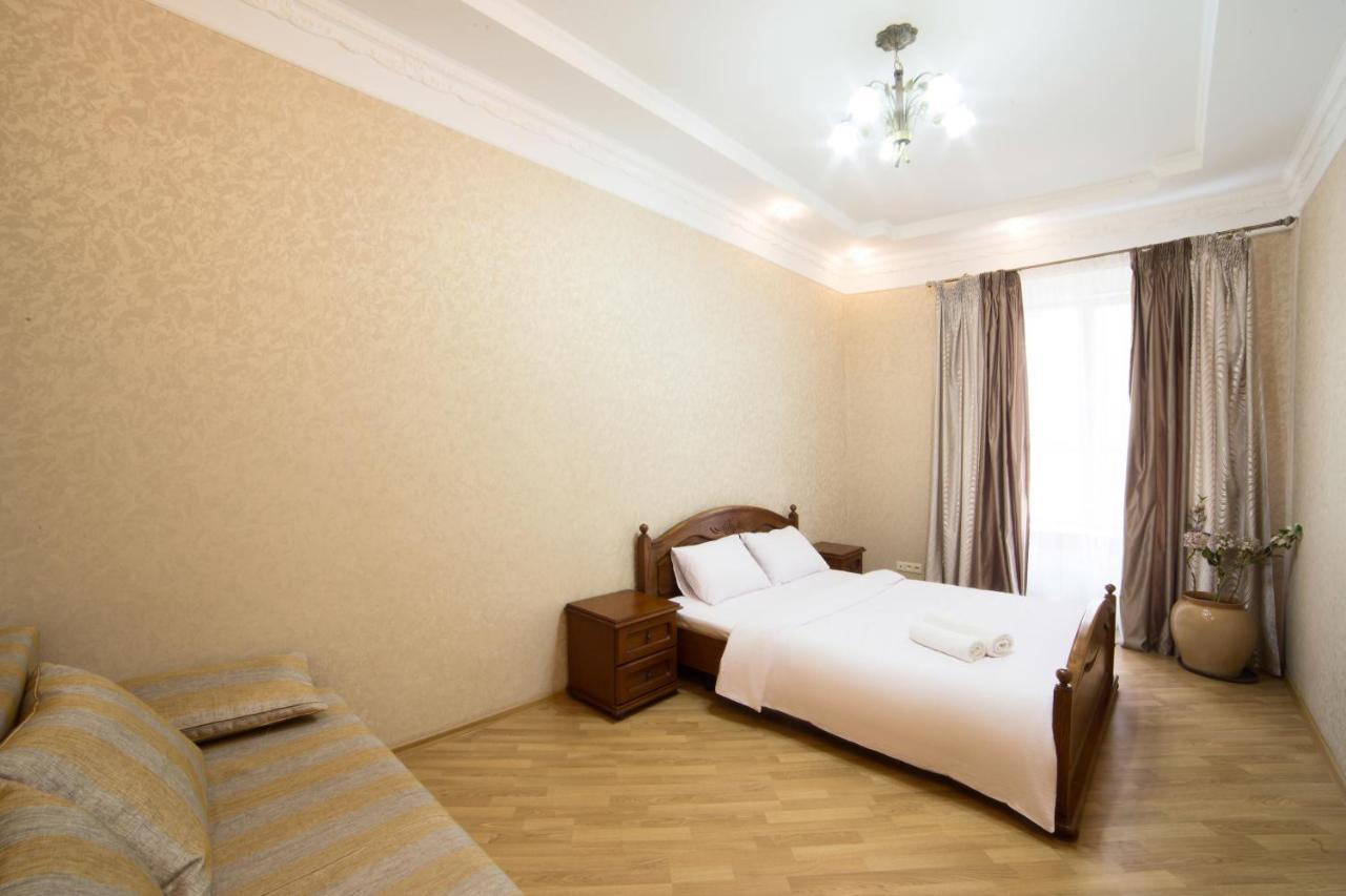 Apartment On Virmenska 3, With 2 Separate Bedrooms Lviv Exterior foto